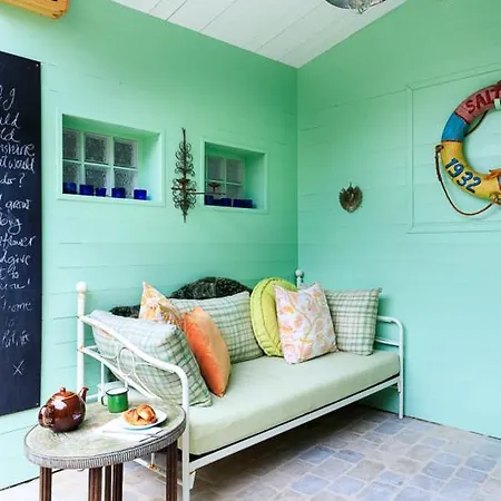 Saint-martin-de-re Sleeps 4