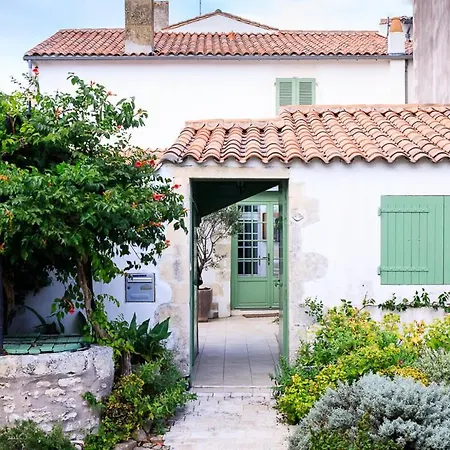 Villa Saint-martin-de-re Sleeps 4 Saint-Martin-de-Ré
