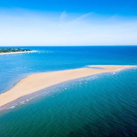 Saint-martin-de-re Sleeps 4 *